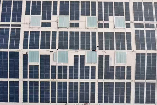 Sportarena wird zum Sonnenkraftwerk Sportarena wird zum Sonnenkraftwerk